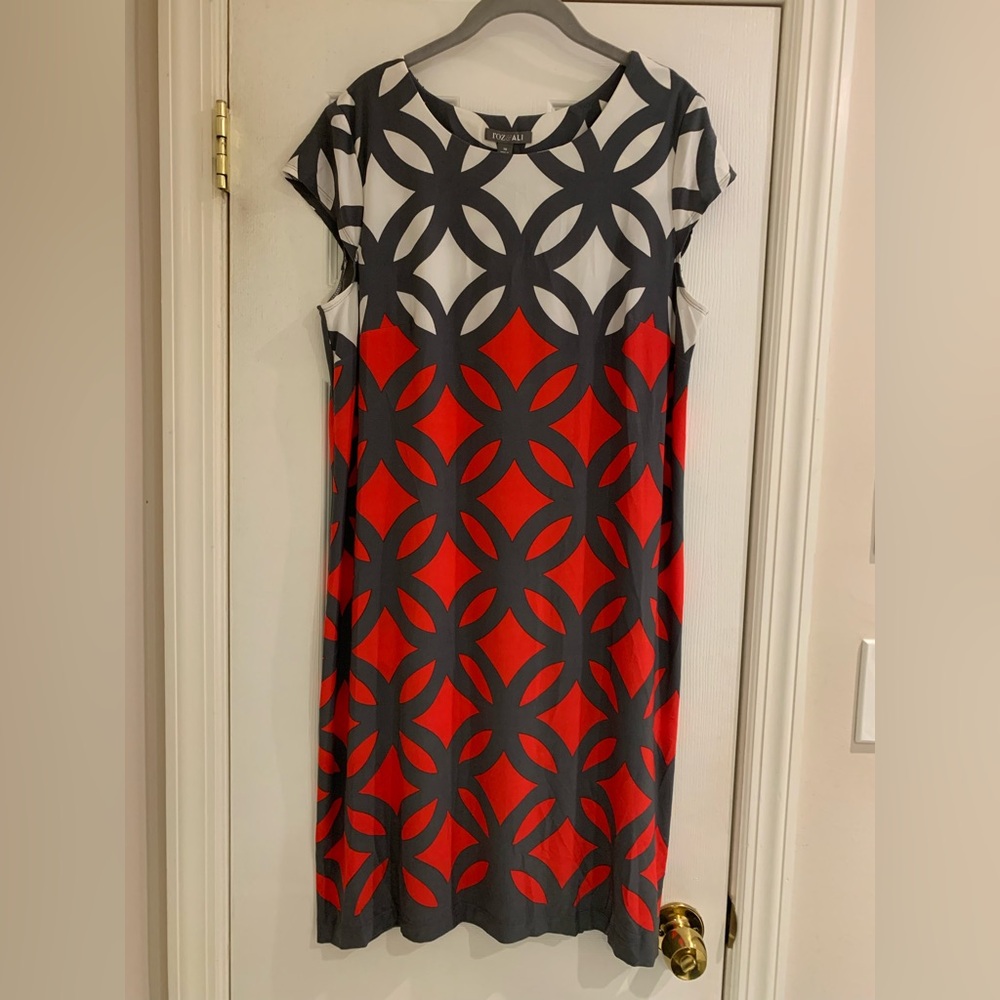 NWT Plus Roz & Ali Red Orange and Gray Geometric Dress
